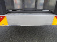 いすゞフォワード冷凍車（冷蔵車）中型（4t）[写真18]