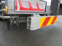 いすゞフォワード冷凍車（冷蔵車）中型（4t）[写真19]