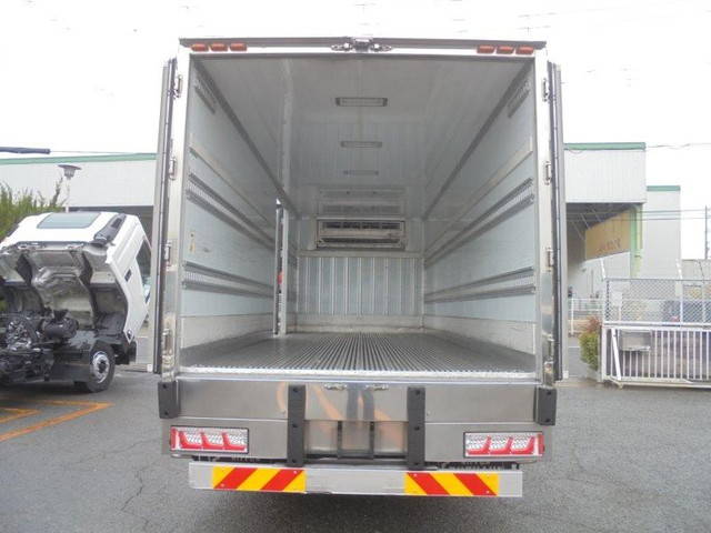 いすゞフォワード冷凍車（冷蔵車）中型（4t）[写真05]