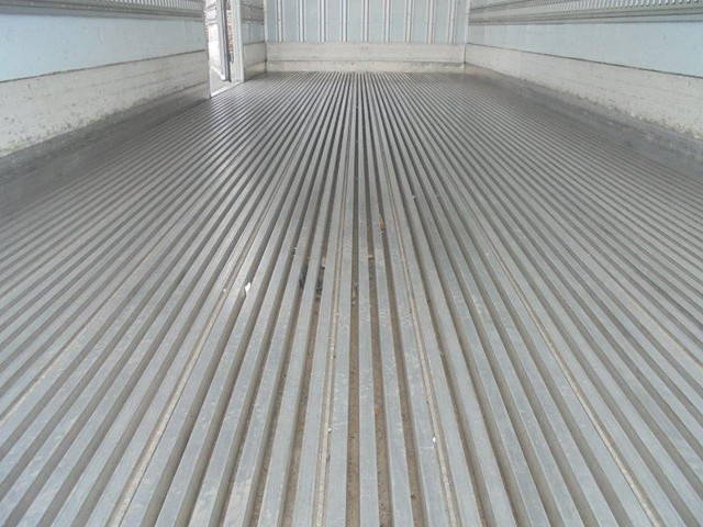 いすゞフォワード冷凍車（冷蔵車）中型（4t）[写真06]