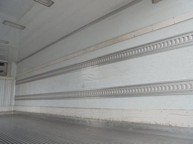 いすゞフォワード冷凍車（冷蔵車）中型（4t）[写真08]