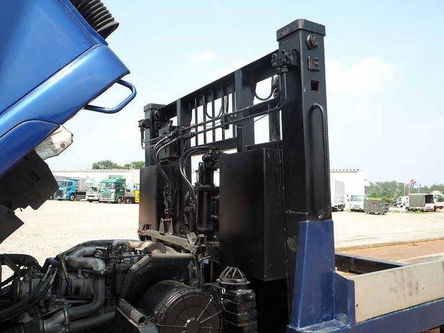 UDトラックスコンドルセルフローダー増トン（6t・8t）[写真29]