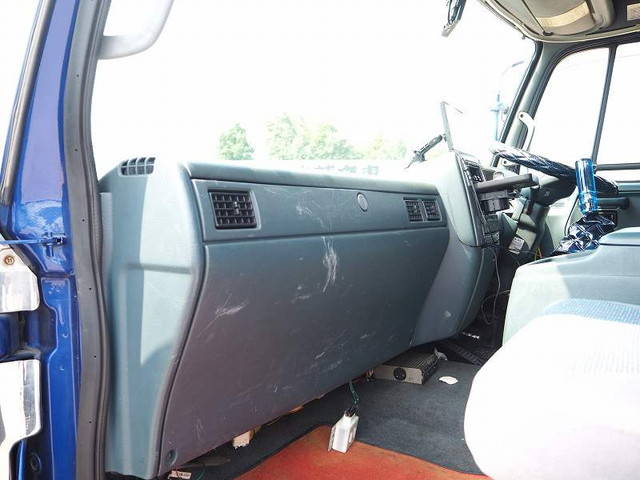 UDトラックスコンドルセルフローダー増トン（6t・8t）[写真32]