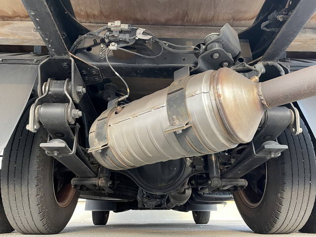 三菱ふそうキャンター平ボディ小型（2t・3t）[写真11]