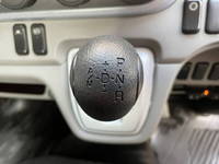 三菱ふそうキャンター平ボディ小型（2t・3t）[写真17]