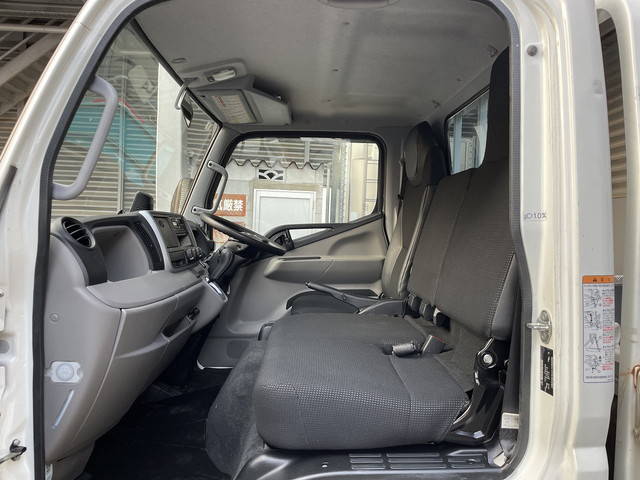 三菱ふそうキャンター平ボディ小型（2t・3t）[写真32]