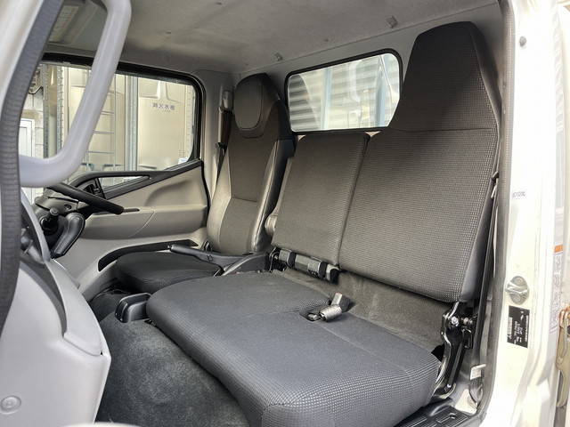 三菱ふそうキャンター平ボディ小型（2t・3t）[写真33]