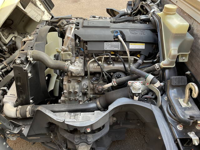 三菱ふそうキャンター平ボディ小型（2t・3t）[写真04]