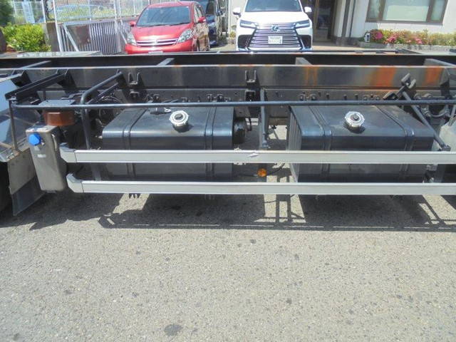 UDトラックスクオンコンテナ専用車大型（10t）[写真13]