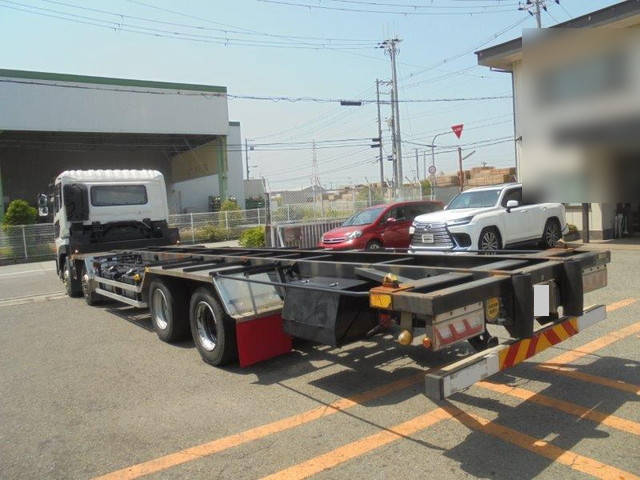 UDトラックスクオンコンテナ専用車大型（10t）[写真02]