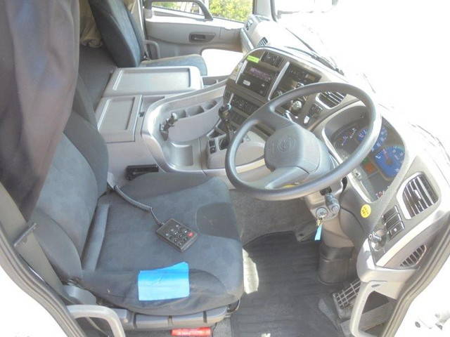 UDトラックスクオンコンテナ専用車大型（10t）[写真20]