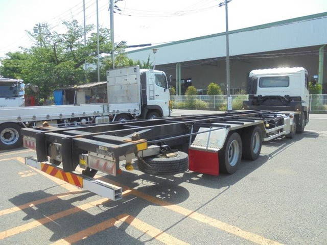 UDトラックスクオンコンテナ専用車大型（10t）[写真04]