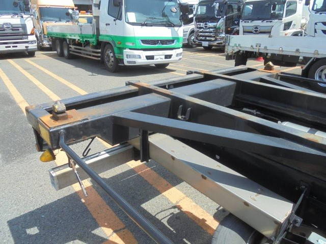 UDトラックスクオンコンテナ専用車大型（10t）[写真07]
