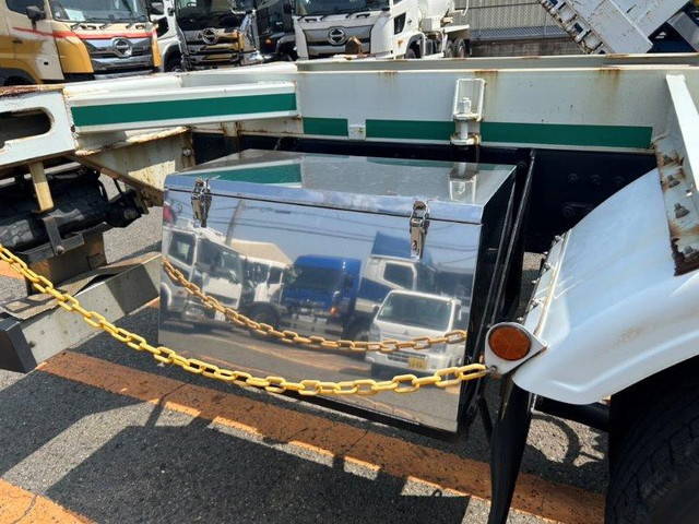 三菱ふそうスーパーグレートコンテナ専用車大型（10t）[写真11]