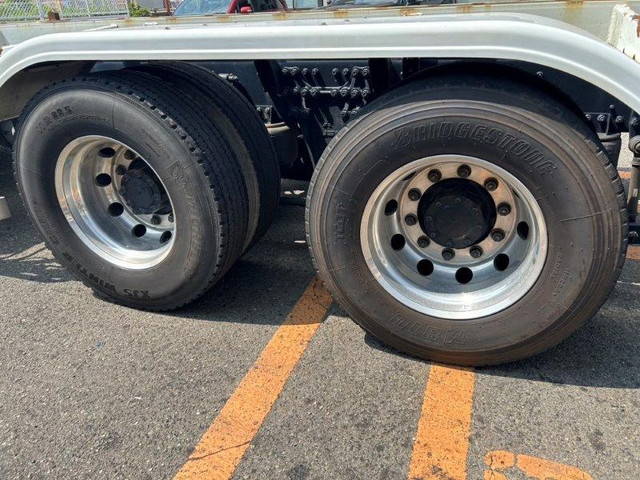 三菱ふそうスーパーグレートコンテナ専用車大型（10t）[写真12]