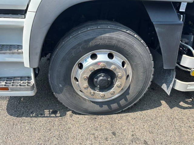 三菱ふそうスーパーグレートコンテナ専用車大型（10t）[写真14]