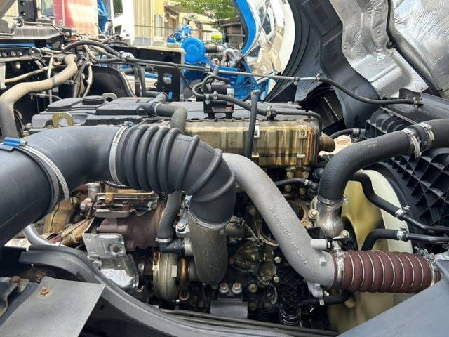 三菱ふそうスーパーグレートコンテナ専用車大型（10t）[写真18]