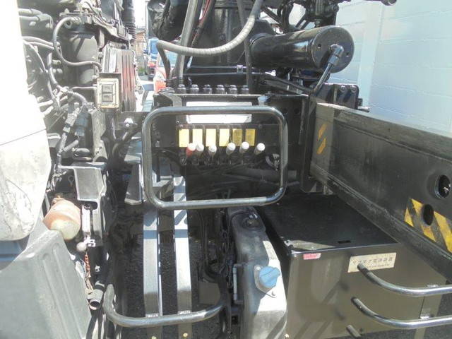 三菱ふそうスーパーグレートクレーン4段大型（10t）[写真10]