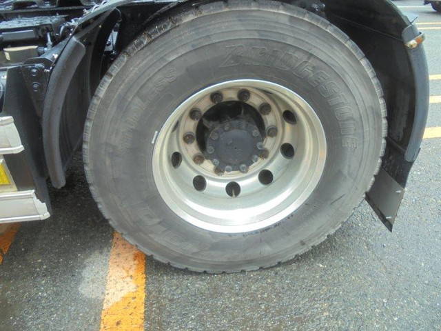 日野プロフィアトレーラーヘッド（トラクターヘッド）大型（10t）[写真13]