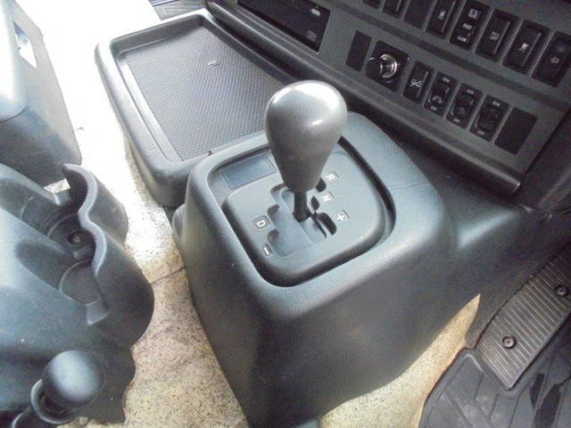 日野プロフィアトレーラーヘッド（トラクターヘッド）大型（10t）[写真24]