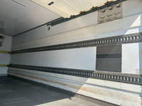 いすゞフォワード冷凍車（冷蔵車）中型（4t）[写真12]