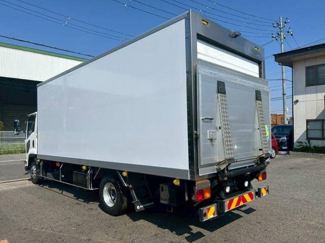 いすゞフォワード冷凍車（冷蔵車）中型（4t）[写真02]