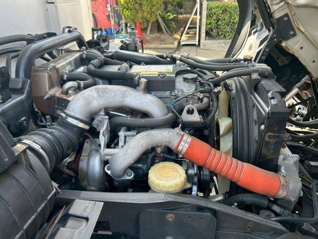 いすゞフォワード冷凍車（冷蔵車）中型（4t）[写真22]