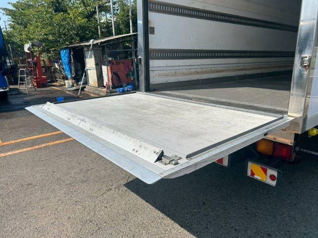 いすゞフォワード冷凍車（冷蔵車）中型（4t）[写真06]