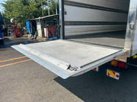 いすゞフォワード冷凍車（冷蔵車）中型（4t）[写真07]