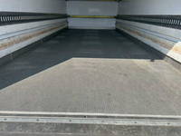 いすゞフォワード冷凍車（冷蔵車）中型（4t）[写真10]