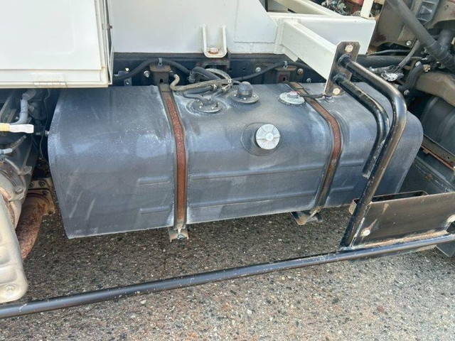 日野デュトロ散水車小型（2t・3t）[写真17]