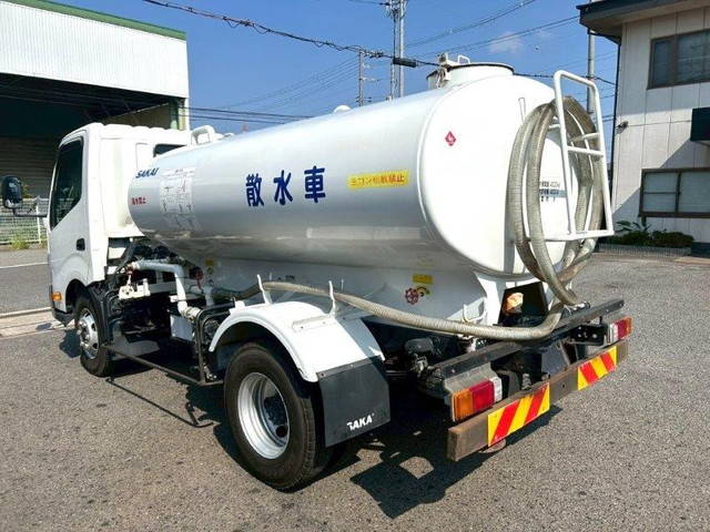日野デュトロ散水車小型（2t・3t）[写真02]