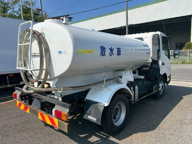 日野デュトロ散水車小型（2t・3t）[写真04]
