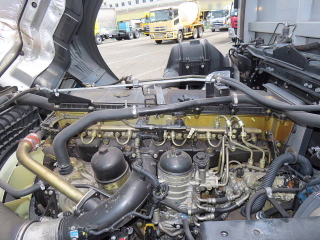 三菱ふそうスーパーグレートアルミウイング大型（10t）[写真14]