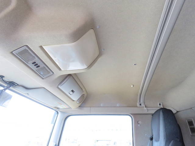 三菱ふそうスーパーグレートアルミウイング大型（10t）[写真20]