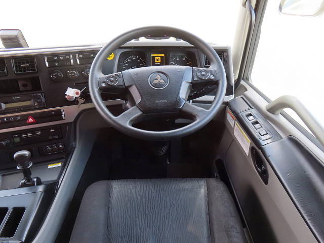 三菱ふそうスーパーグレートアルミウイング大型（10t）[写真21]