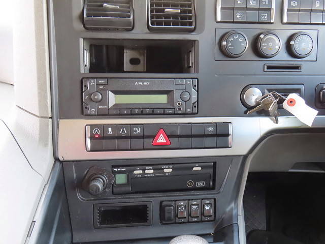 三菱ふそうスーパーグレートアルミウイング大型（10t）[写真22]