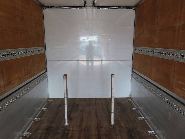 三菱ふそうスーパーグレートアルミウイング大型（10t）[写真27]