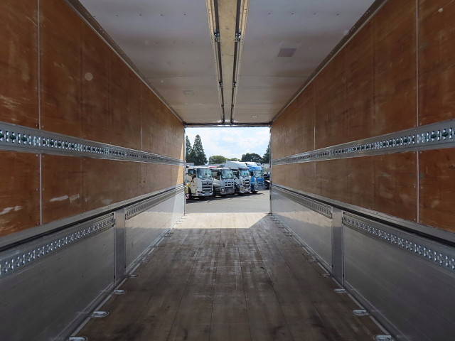 三菱ふそうスーパーグレートアルミウイング大型（10t）[写真29]