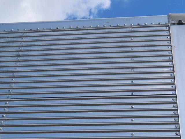 三菱ふそうスーパーグレートアルミウイング大型（10t）[写真36]