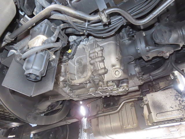 三菱ふそうスーパーグレートアルミウイング大型（10t）[写真08]