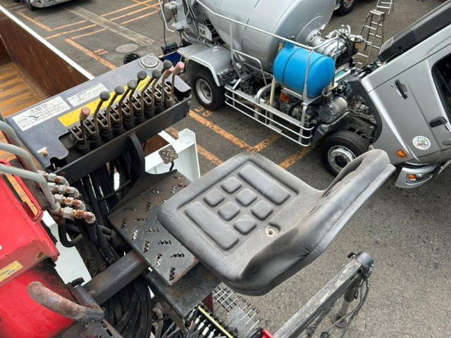 三菱ふそうファイタークレーン4段増トン（6t・8t）[写真12]