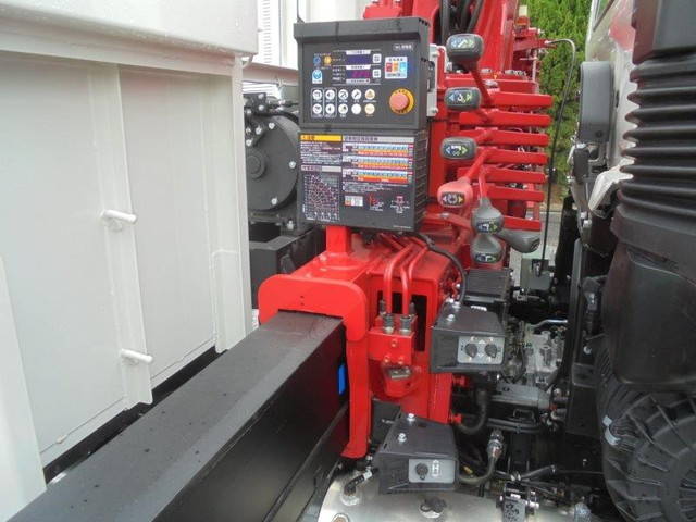 日野レンジャーセルフクレーン4段増トン（6t・8t）[写真14]