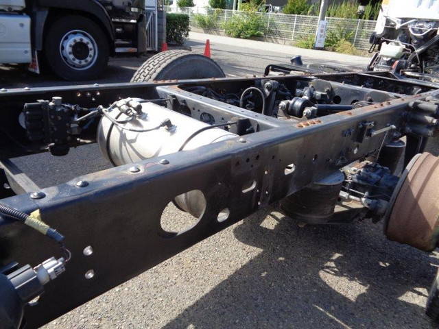 いすゞフォワードシャーシ増トン（6t・8t）[写真08]