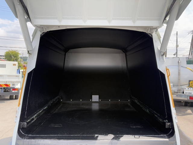 三菱ふそうキャンターパッカー車（塵芥車）小型（2t・3t）[写真17]