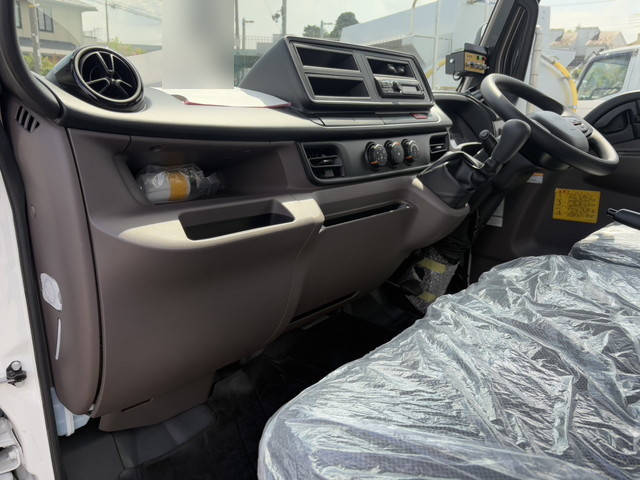 三菱ふそうキャンターパッカー車（塵芥車）小型（2t・3t）[写真26]