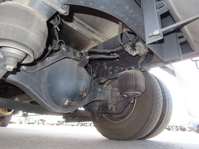 日野レンジャー冷蔵冷凍ウイング中型（4t）[写真10]