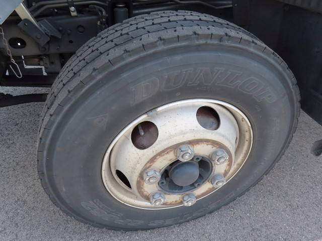 日野レンジャー冷蔵冷凍ウイング中型（4t）[写真12]