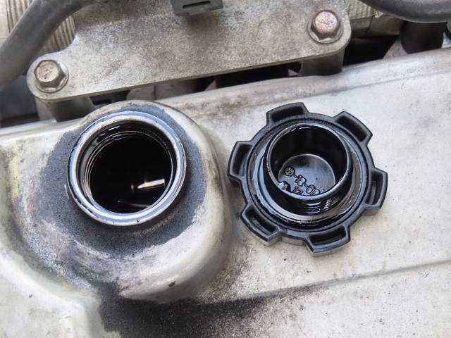 日野レンジャー冷蔵冷凍ウイング中型（4t）[写真16]