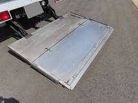 日野レンジャー冷蔵冷凍ウイング中型（4t）[写真28]